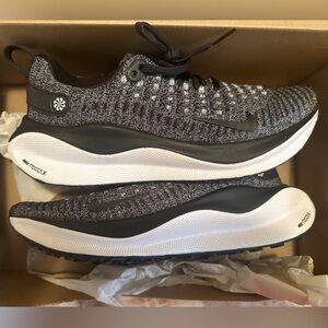 BRAND NEW Nike Infinity Running Sneakers